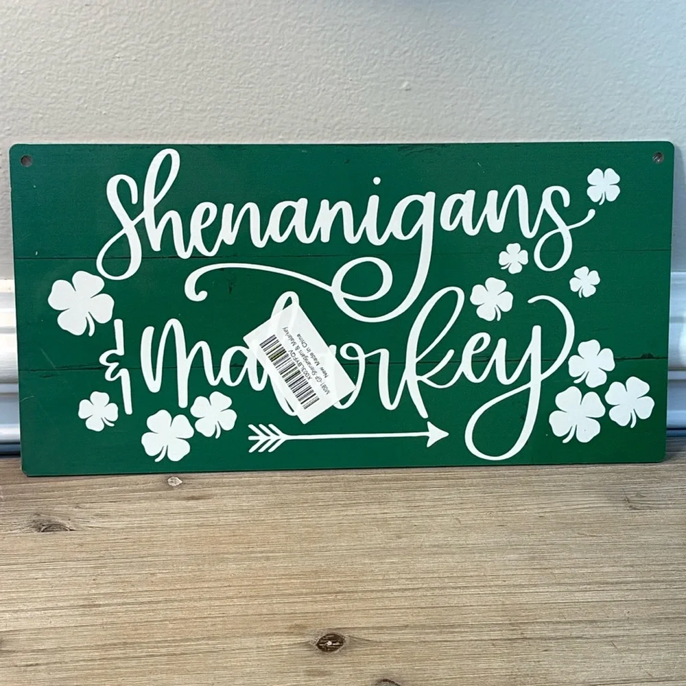 NWT St. Patrick’s Day Wood Hanging Sign